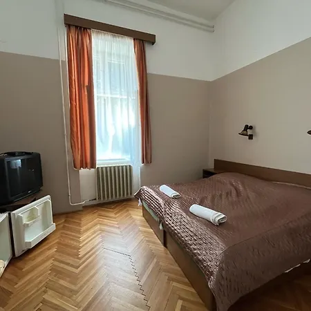 Kiss بيت ضيافة Balatonföldvár