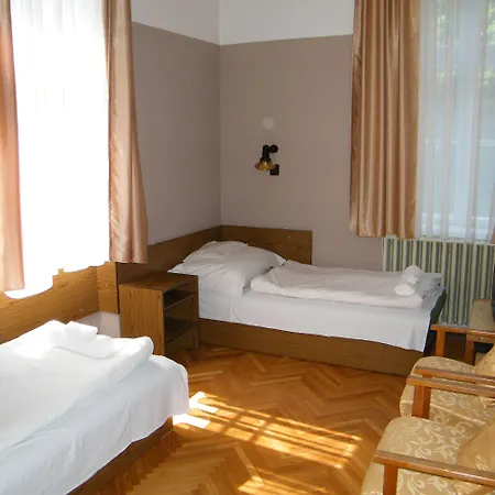 Kiss بيت ضيافة Balatonföldvár