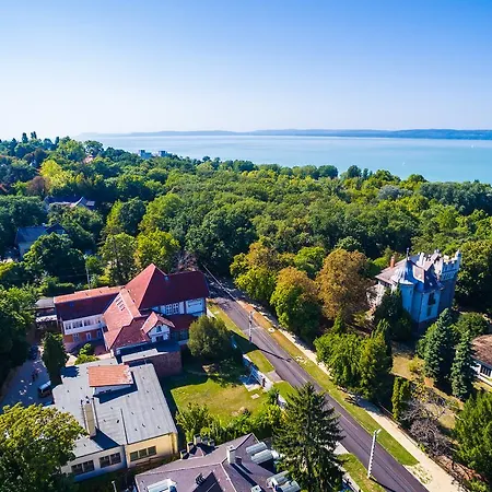 Kiss بيت ضيافة Balatonföldvár